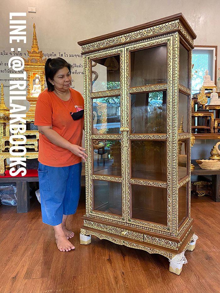 ตู้พระไตรปิฎกไม้สัก เดินลายเส้นทอง ราคา 12,000 บาท