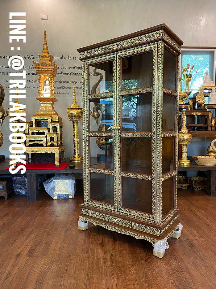 ตู้พระไตรปิฎกไม้สัก เดินลายเส้นทอง ราคา 12,000 บาท