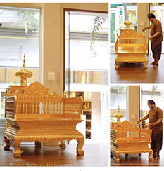 ธรรมาสน์ ไม้สักลงรักปิดทอง