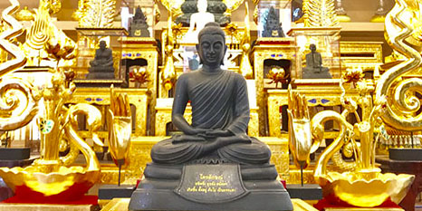 พระพุทธรูปปางสมาธิ-แร่เนื้อนิล-