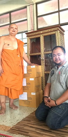 ตู้พระไตรปิฎกไม้สัก ราคา 12000 บาท