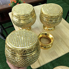 บาตรลงไม้ขนาดใหญ่แบบรักปิดทอง-1600บาท