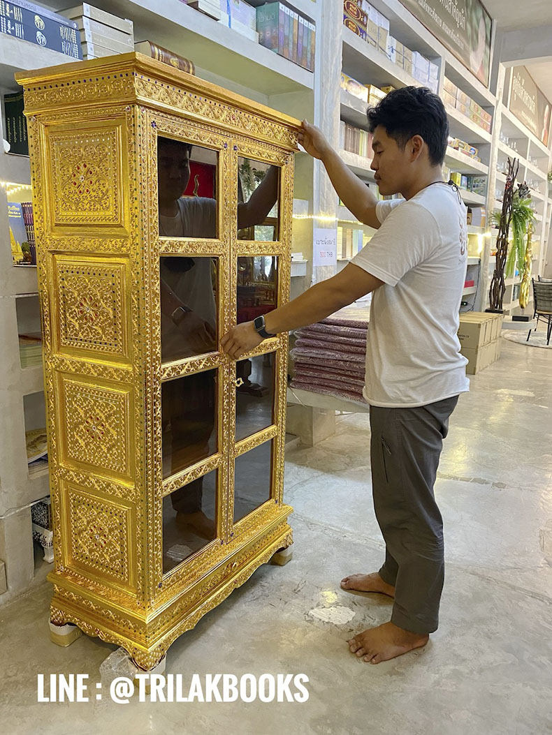 ตู้ไม้สักทั้งหลัง งานปิดทอง สำหรับ ใส่ หนังสือพระไตรปิฎก ภาษาไทย