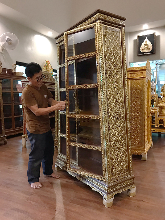 ตู้ไม้สักสำหรับใส่หนังสือพระไตรปิฎก91เล่มภาษาไทย