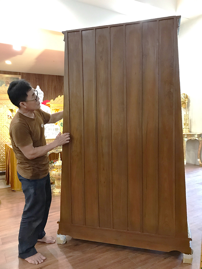 ตู้ไม้สักสำหรับใส่หนังสือพระไตรปิฎก91เล่มภาษาไทย