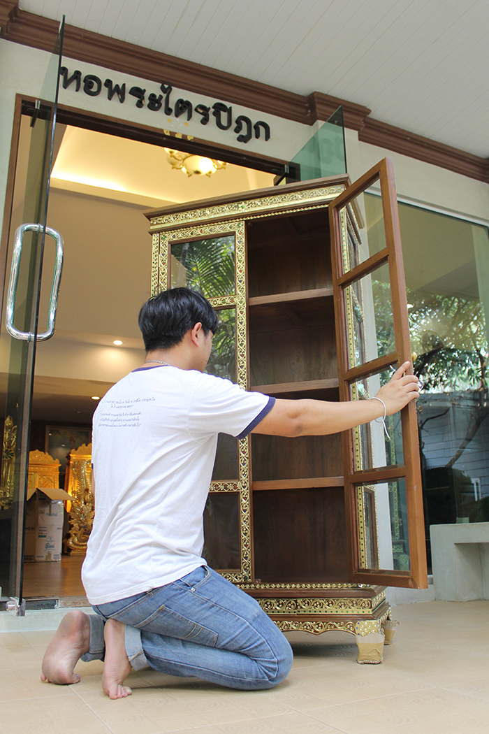 ตู้พระไตรปิฎก ราคา 9500 บาท