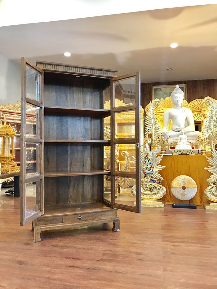 ตู้ไม้สัก สำหรับใส่หนังสือ ความสูง 160 เซนติเมตร หน้ากว้าง 80 เซนติเมตร ลึก30 เซนติเมตร ราคา 8500 บาท