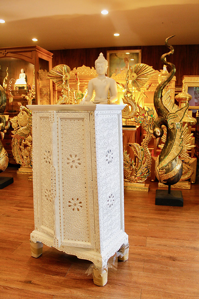 ตู้สำหรับใส่หนังสือธรรมะ ราคา 5000-6000 บาท