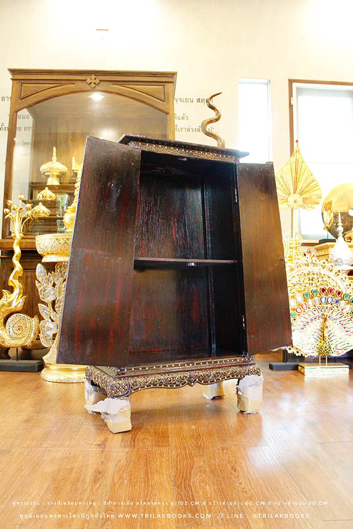 ตู้พระธรรม : ทรงสี่เหลี่ยมคางหมู : สีน้ำตาลเข้ม ลวดลายทอง