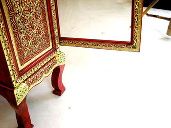 ตู้พระไตรปิฎกแดง ลวดลายทอง ทรงสี่เหลี่ยมคางหมู

สำหรับบรรจุหนังสือพระไตรปิฎก 45 เล่ม // ส.ธรรมภักดี
ราคาตู้พระไตรปิฎก 8,500.- 