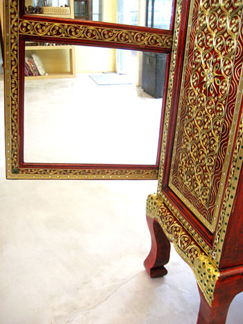 ตู้พระไตรปิฎกแดง ลวดลายทอง ทรงสี่เหลี่ยมคางหมู

สำหรับบรรจุหนังสือพระไตรปิฎก 45 เล่ม // ส.ธรรมภักดี
ราคาตู้พระไตรปิฎก 8,500.- 