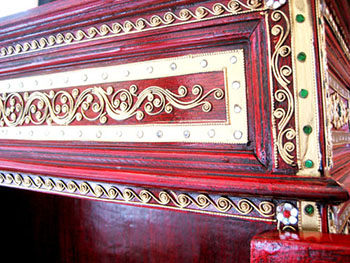 ตู้พระไตรปิฎกแดง ลวดลายทอง ทรงสี่เหลี่ยมคางหมู

สำหรับบรรจุหนังสือพระไตรปิฎก 45 เล่ม // ส.ธรรมภักดี
ราคาตู้พระไตรปิฎก 8,500.- 