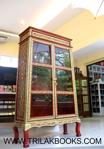 ตู้พระไตรปิฎกแดง ลวดลายทอง ทรงสี่เหลี่ยมคางหมู

สำหรับบรรจุหนังสือพระไตรปิฎก 45 เล่ม // ส.ธรรมภักดี
ราคาตู้พระไตรปิฎก 8,500.- 