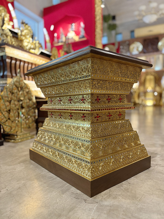 ฐานพระ โครงสร้างไม้สักแท้ สำหรับตั้งวางองค์พระประธานในห้องพระ