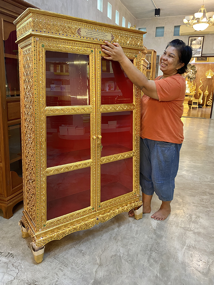 ตู้พระไตรปิฎก ทรงโบราณ ปิดทอง สำหรัรบพระไตรปิฎก ภาษาไทย 45 เล่ม