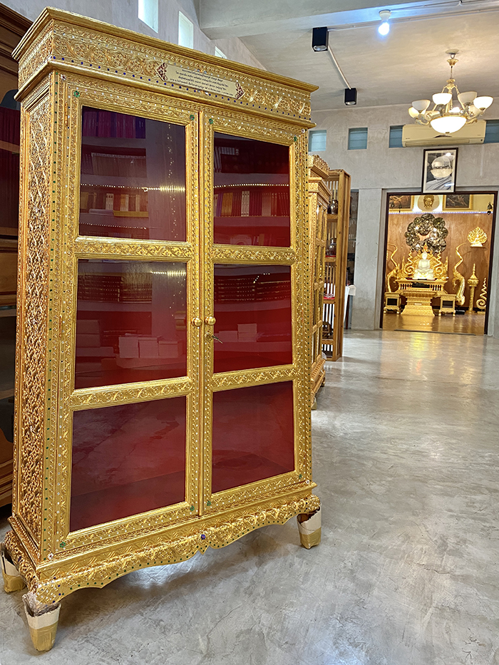 ตู้พระไตรปิฎก ราคา 10000 หนังสือพระไตรปิฎก ภาษาไทย 15000 บาท (บริการจัดส่งทั่วประเทศ)