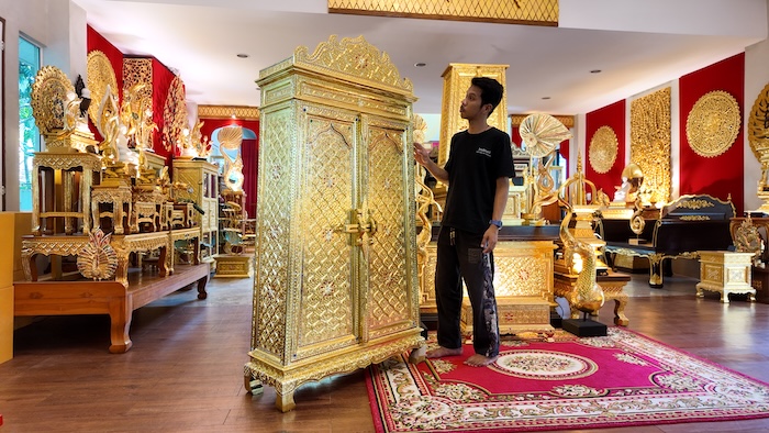 ตู้พระไตรปิฎก ราคา 15000 บาท สำหรับ หนังสือพระไตรปิฎกภาษาไทย