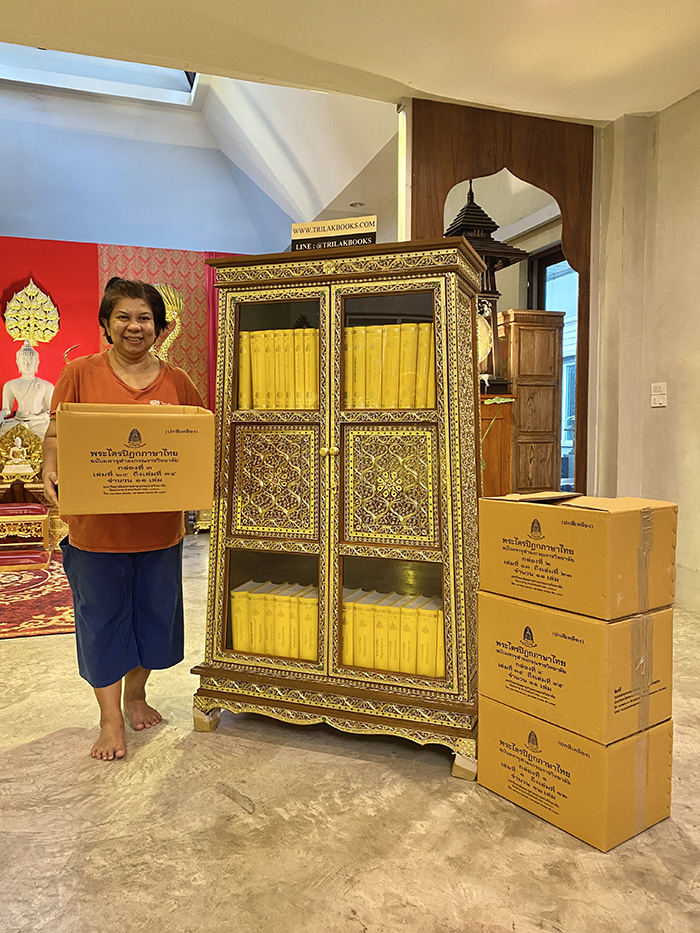 ตู้พระไตรปิฎก ไม้สัก แบบทรงโบราณ แบบไทยร่วมสมัย