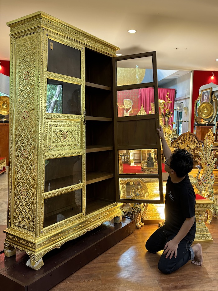 ตู้พระไตรปิฎก ไม้สักทั้งหลัง "คาดทอง" ราคา 35000