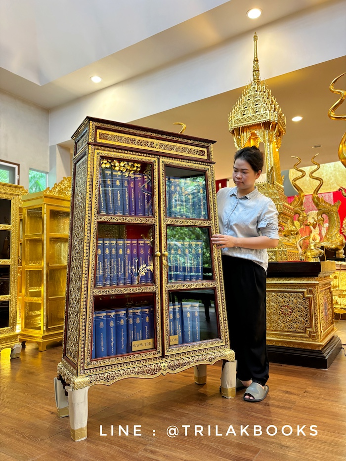 ตู้พระไตรปิฎกแดง ลวดลายทอง ทรงสี่เหลี่ยมคางหมู