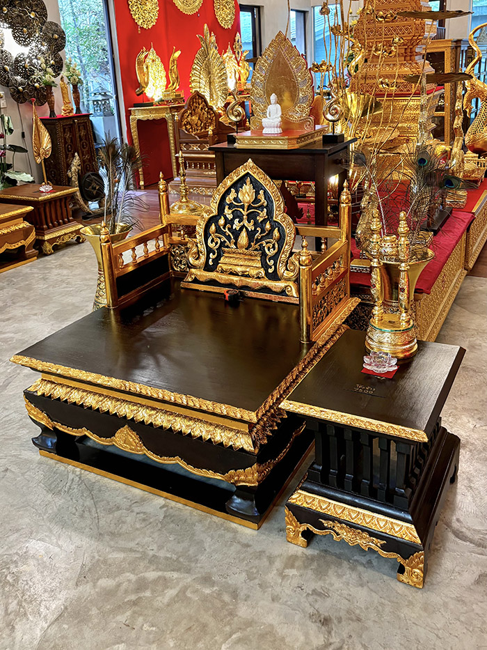 ธรรมาสน์ไม้สักแกะสลักลายดอกบัวพร้อมโต๊ะข้าง สีโอ๊คเข้ม ธรรมาสน์ไม้สักแกะสลักลายดอกบัวพร้อมโต๊ะข้าง สีโอ๊คเข้ม