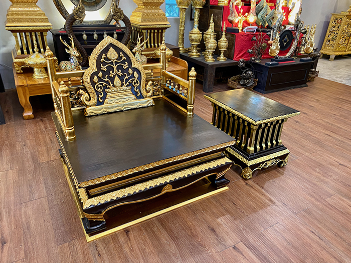 ธรรมาสน์ไม้สักพร้อมโต๊ะข้าง35,000บาท
 ธรรมาสน์ไม้สักพร้อมโต๊ะข้าง35,000บาท