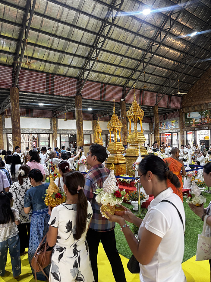บุษบกไม้สัก จัดส่งถึงวัดป่าคลอง15 โดยทีม trilakbooks หรือ ศูนย์จัดส่งพระไตรปิฎก ทั่วไทย ไตรลักษณ์