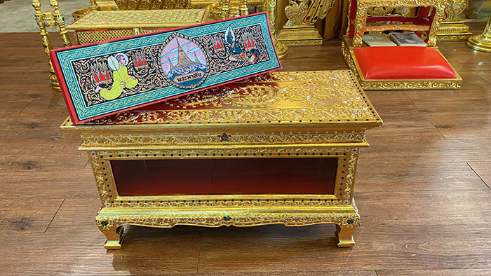 คัมภีร์พระอภิธรรม (พระมาลัย)
ในสำหรับ ในงานพิธีสงฆ์ งานสวดพระอภิธรรม พร้อม หีบบรรจุพระคัมภีร์
แบบลงรักปิดทอง ทั้งกล่อง ราคาชุดละ 5,000.- คัมภีร์พระอภิธรรม (พระมาลัย)
ในสำหรับ ในงานพิธีสงฆ์ งานสวดพระอภิธรรม พร้อม หีบบรรจุพระคัมภีร์
แบบลงรักปิดทอง ทั้งกล่อง ราคาชุดละ 5,000.-