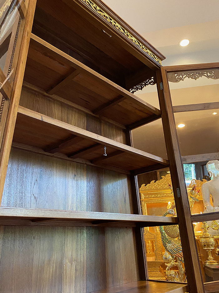 ตู้พระไตรปิกไม้สักทั้งหลัง สำหรับใส่พระไตรปิฎก 91 เล่ม ราคา18900 บาท ตู้พระไตรปิกไม้สักทั้งหลัง สำหรับใส่พระไตรปิฎก 91 เล่ม ราคา18900 บาท