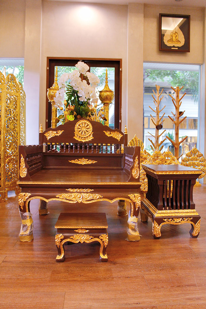 ธรรมาสน์ ที่นั่งสำหรับพระภิกษุสงฆ์ งานไม้สักแกะสลักทั้งชุด ราคา 33000 บาท ธรรมาสน์ ที่นั่งสำหรับพระภิกษุสงฆ์ งานไม้สักแกะสลักทั้งชุด ราคา 33000 บาท