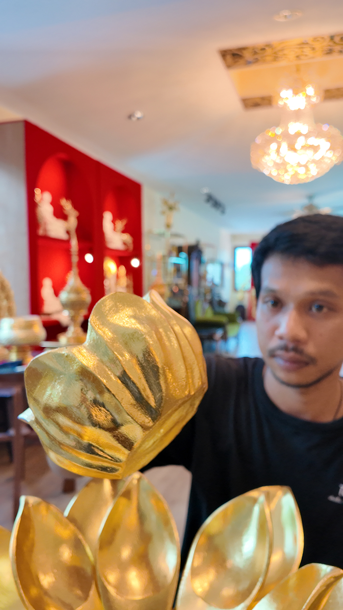 ดอกบัวทอง ที่สามารถทำเป็นภาชนะ ใส่ของหรือแต่งห้องพระได้ ดอกบัวทอง ที่สามารถทำเป็นภาชนะ ใส่ของหรือแต่งห้องพระได้