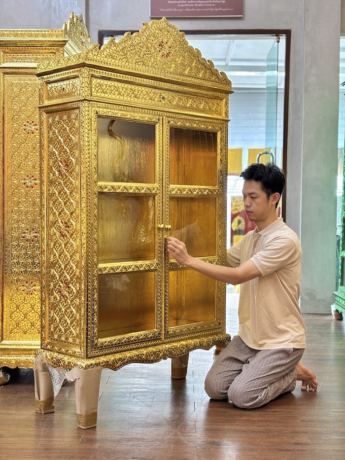 ตู้พระไตรปิฎก ทรงตรง ประดับจั่วด้านบน