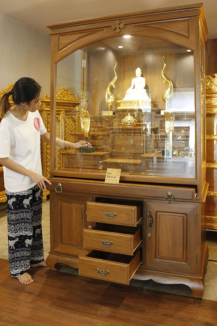 ตู้พระ สำหรับ วางองค์พระพุทธรูป
กระจกหนา อย่างดี ทั้ง 3 ด้าน ขนาดใหญ่
แยก 2 ชั้น