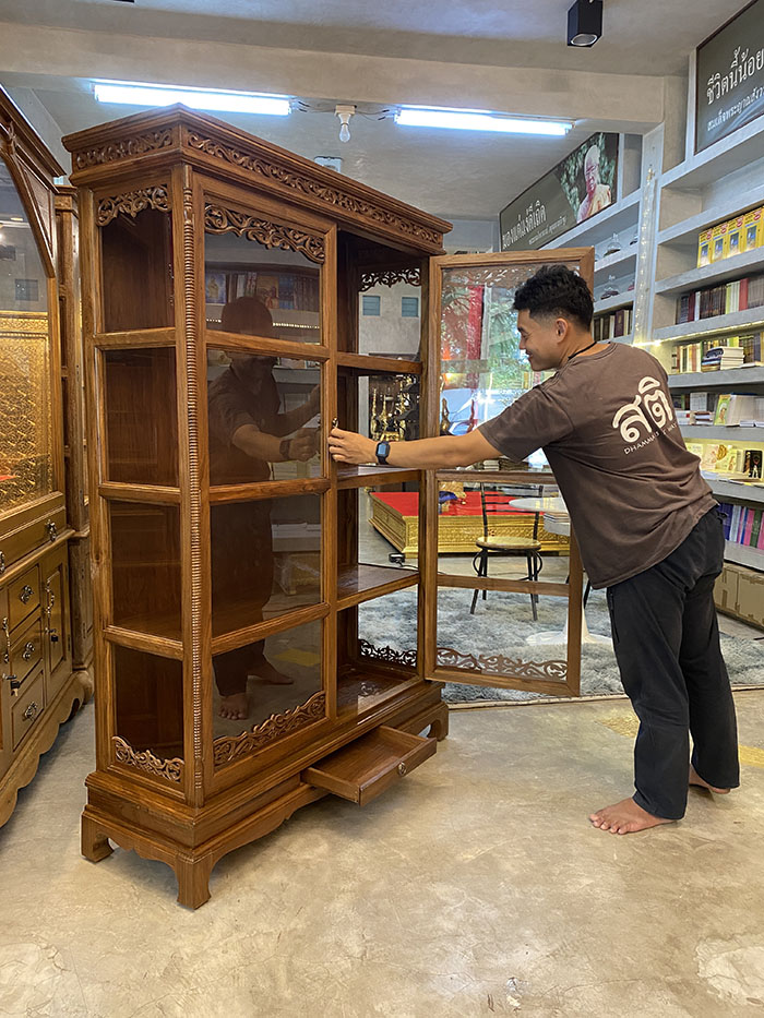 ตู้พระไตรปิฎกไม้สักทรงตรง
ฉลุลวดลายไม้สักทั้งหลัง ราคา 22500 บาท ตู้พระไตรปิฎกไม้สักทรงตรง
ฉลุลวดลายไม้สักทั้งหลัง ราคา 22500 บาท