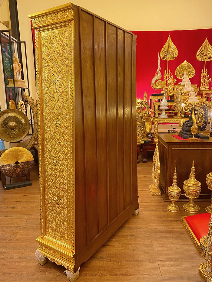 ตู้พระไตรปิฎกไม้สัก ทรงโบราณ ขนาดใหญ่ สำหรับ ใส่หนังสือพระไตรปิฎก ภาษาไทย 91 เล่ม ราคา 22000 บาท