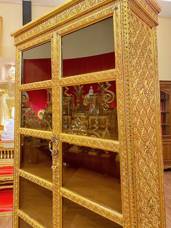 ตู้พระไตรปิฎกไม้สัก ราคา 32000 บาท