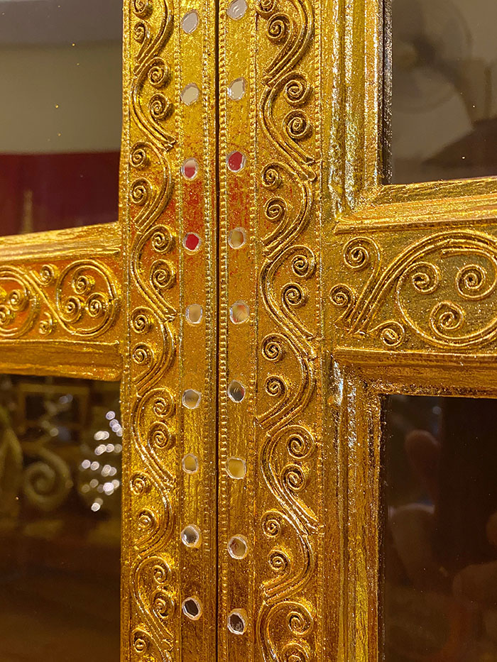 ตู้พระไตรปิฎกไม้สัก ราคา 32000 บาท