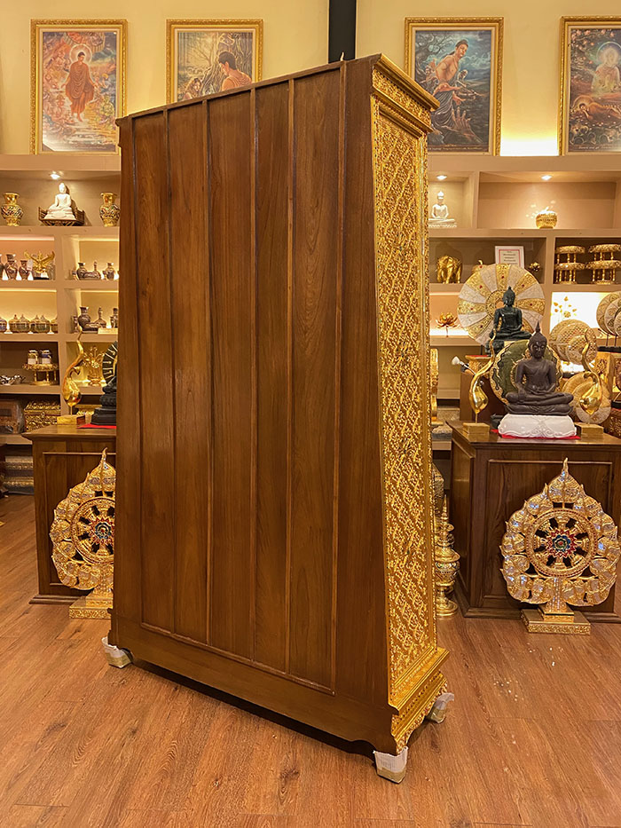 ตู้พระไตรปิฎกไม้สัก ราคา 32000 บาท