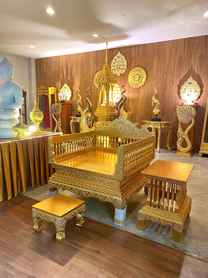 ธรรมาสน์ไม้สัก ปิดทอง ทั้งชุด 33000 บาท ธรรมาสน์ไม้สัก ปิดทอง ทั้งชุด 33000 บาท