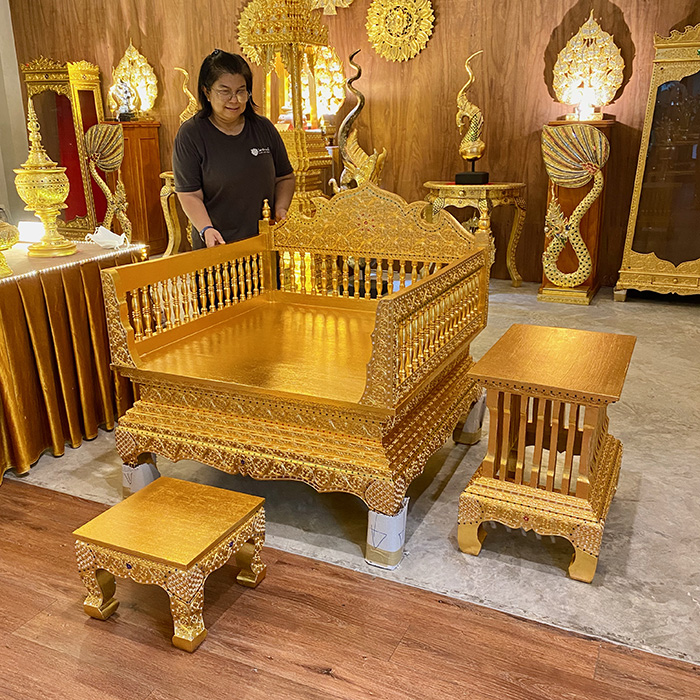 ธรรมาสน์ไม้สัก ปิดทอง ทั้งชุด 33000 บาท ธรรมาสน์ไม้สัก ปิดทอง ทั้งชุด 33000 บาท