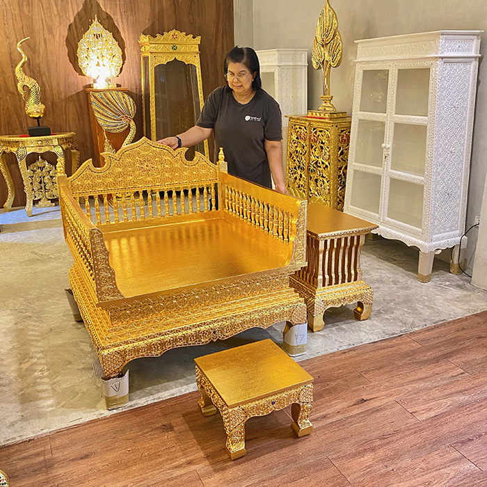 ธรรมาสน์ไม้สัก ปิดทอง ทั้งชุด 33000 บาท ธรรมาสน์ไม้สัก ปิดทอง ทั้งชุด 33000 บาท