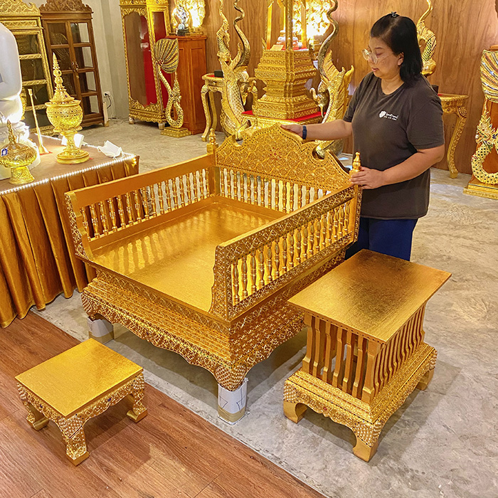 ธรรมาสน์ไม้สัก ปิดทอง ทั้งชุด 33000 บาท ธรรมาสน์ไม้สัก ปิดทอง ทั้งชุด 33000 บาท