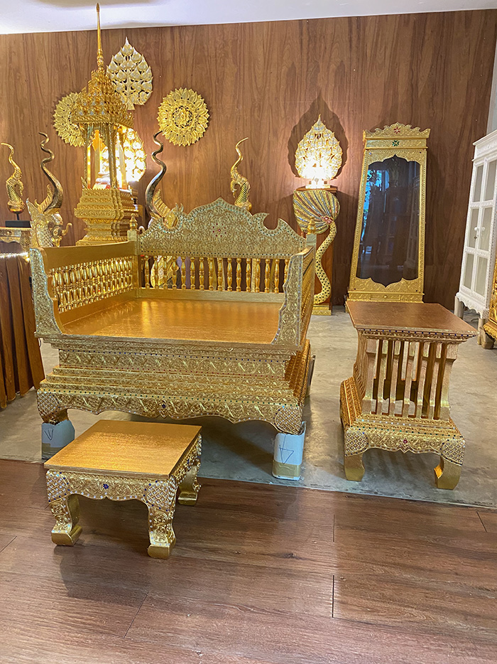 ธรรมาสน์ไม้สัก ปิดทอง ทั้งชุด 33000 บาท ธรรมาสน์ไม้สัก ปิดทอง ทั้งชุด 33000 บาท
