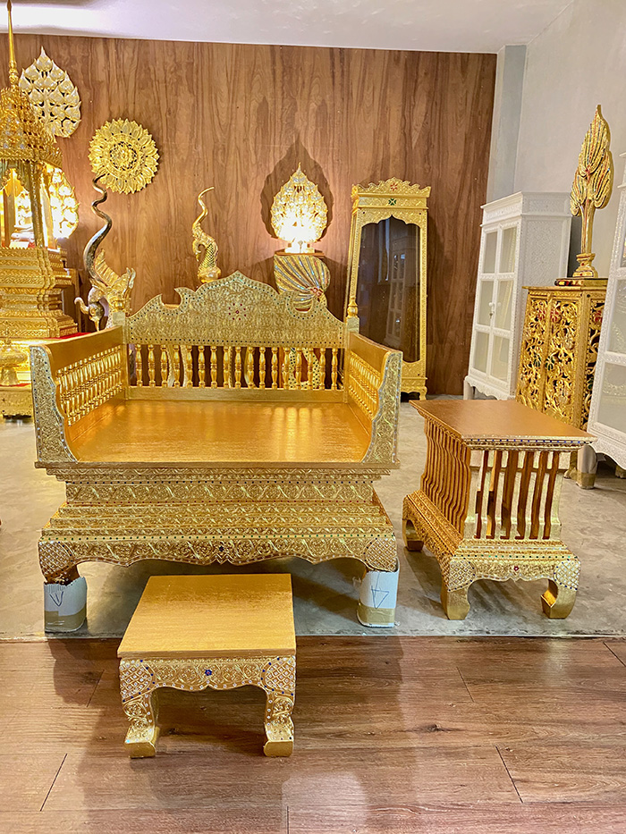 ธรรมาสน์ไม้สัก ปิดทอง ทั้งชุด 33000 บาท ธรรมาสน์ไม้สัก ปิดทอง ทั้งชุด 33000 บาท