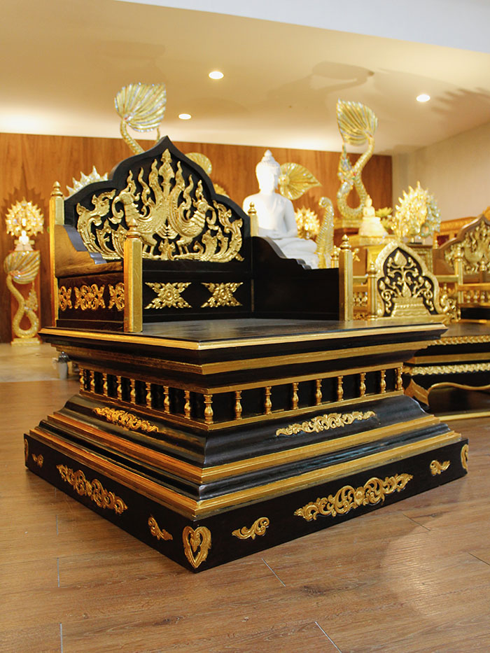 ธรรมาสน์ไม้สักแกะสลักสีดำ35000บาท ธรรมาสน์ไม้สักแกะสลักสีดำ35000บาท