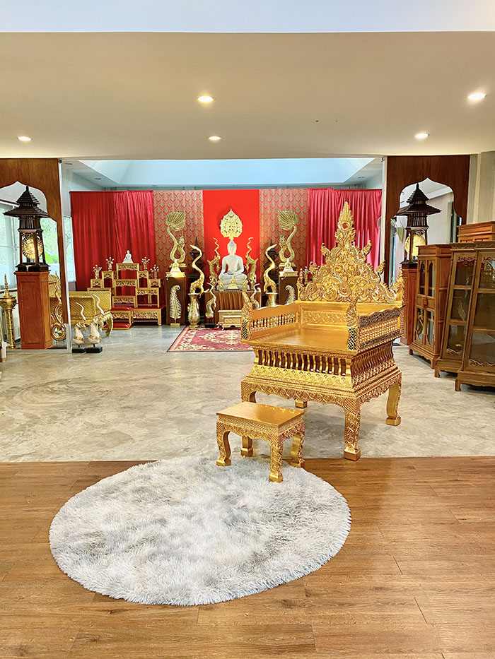 ธรรมาสน์ไม้สักปิดทอง ราคา 55000 บาท