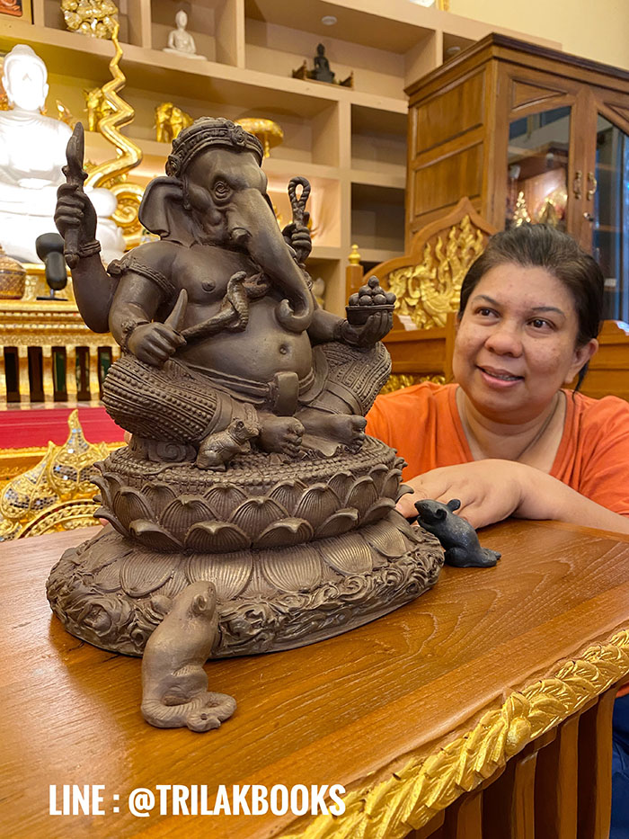 พระพิฆเนศปางประทานพร
(องค์แร่เขาอึมครึม หล่อตันทั้งองค์) พระพิฆเนศปางประทานพร
(องค์แร่เขาอึมครึม หล่อตันทั้งองค์)