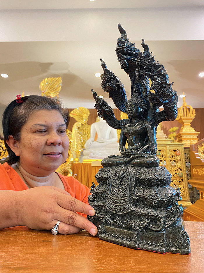 พระพุทธรูปแกะสลัก
ปางนาคปรกแกะสลักหินเขียวพะเยา พระพุทธรูปแกะสลัก
ปางนาคปรกแกะสลักหินเขียวพะเยา