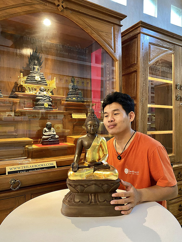 พระปางไพรีพินาศ หน้าตัก 9 นิ้วแร่เขาอึมครึม พระปางไพรีพินาศ หน้าตัก 9 นิ้วแร่เขาอึมครึม