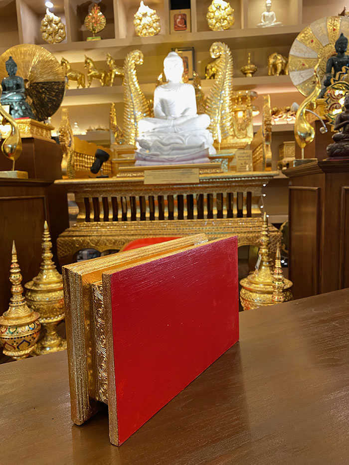 ฐานพระไม้ ลงรักปิดทอง ขนาด 30cm*18cm*7cm
สุดยอดงานหัตถ์กรรม ช่างช่างฝีมือมือ ผู้ชำนาญการ  ราคา 600 บาท